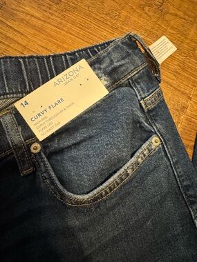 Arizona Jean co women’s 14 curvy flare high rise jeans NEW w/ tags
